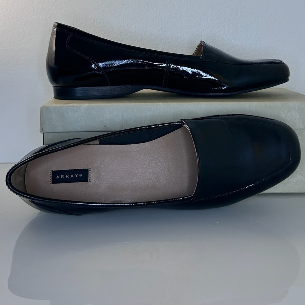 Array Women's Glossy Black Flats